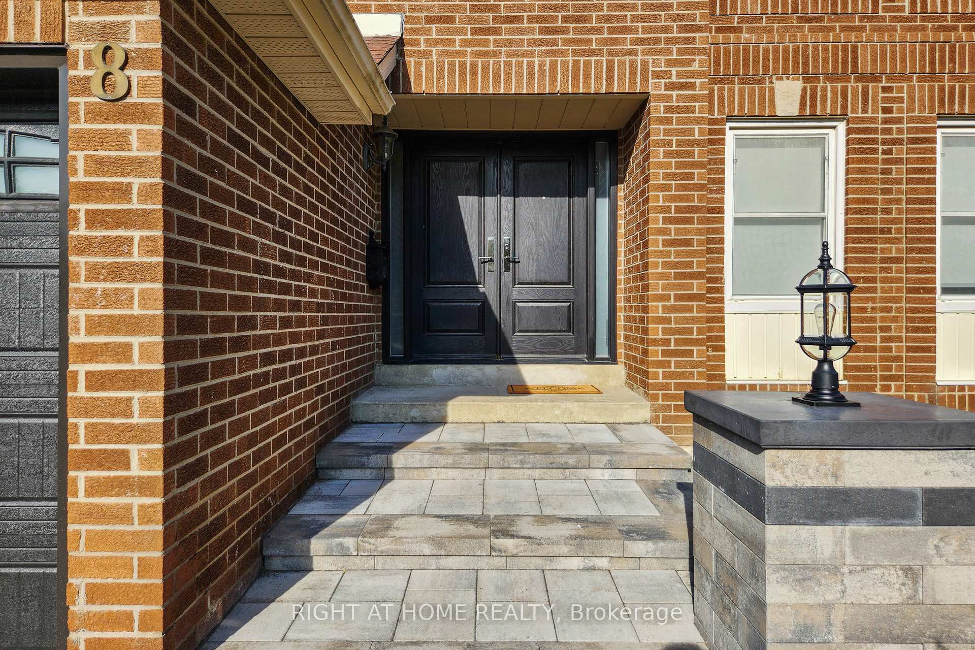 Photo 4 of 8 Lockridge Avenue, Markham, Unionville — HOMEH