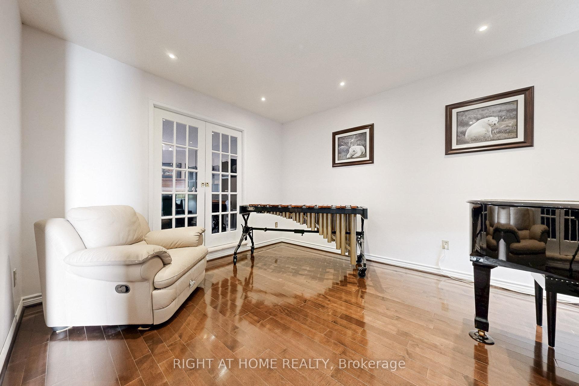 Photo 23 of 8 Lockridge Avenue, Markham, Unionville — HOMEH