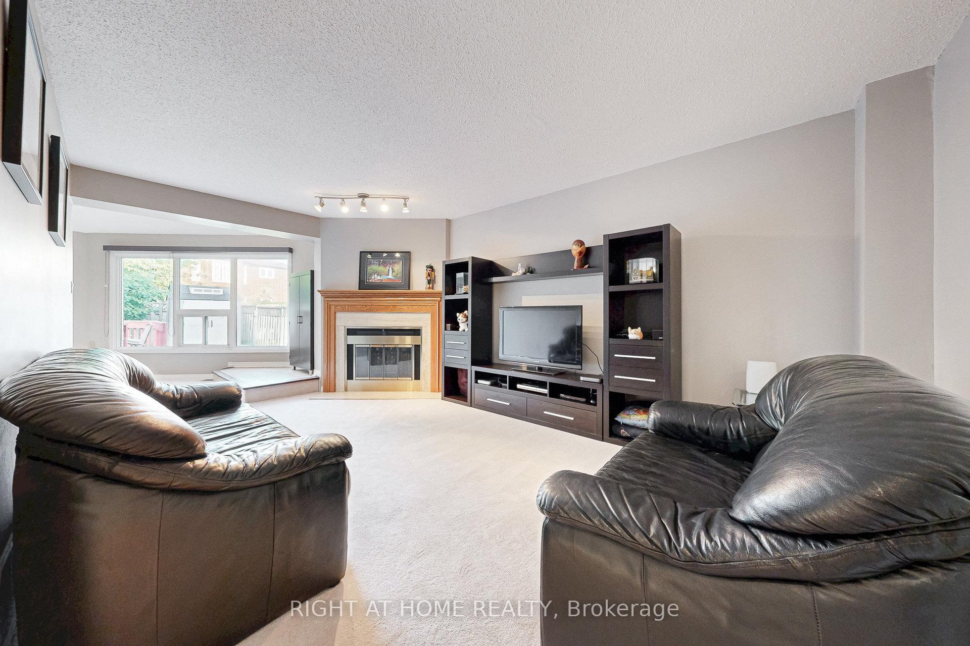 Photo 9 of 8 Lockridge Avenue, Markham, Unionville — HOMEH