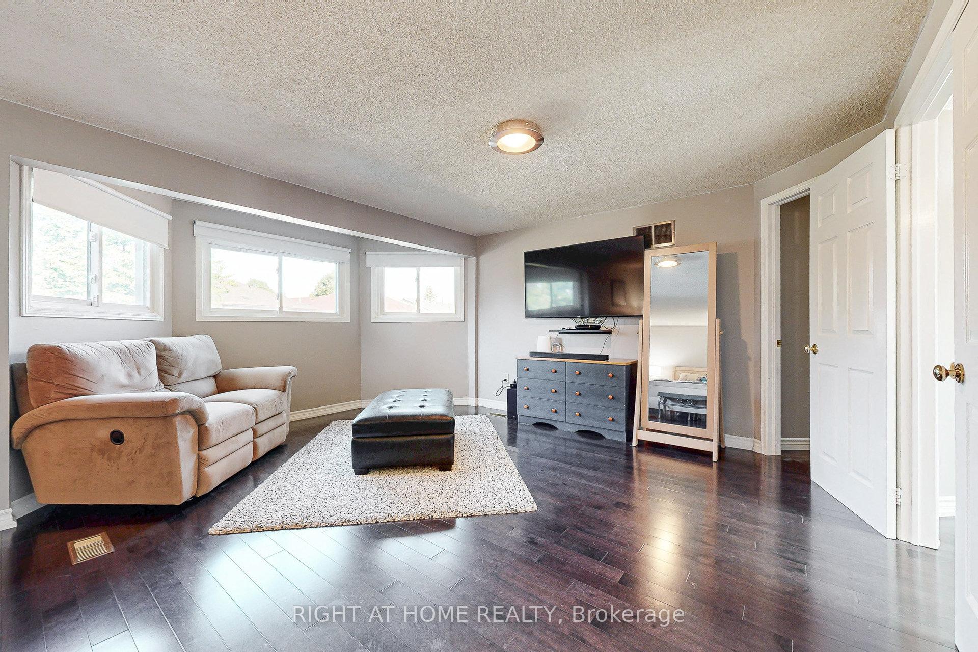 Photo 50 of 8 Lockridge Avenue, Markham, Unionville — HOMEH
