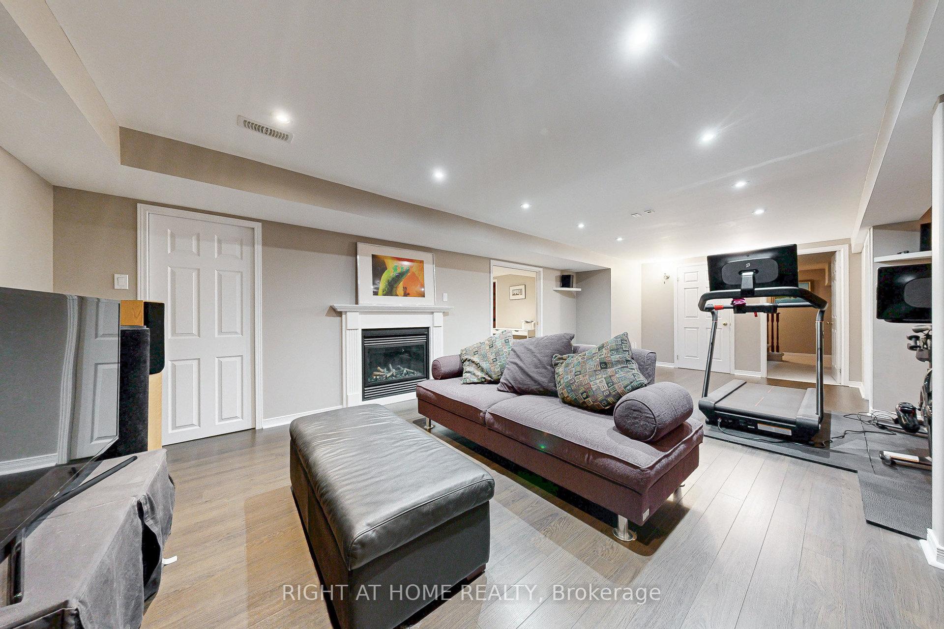 Photo 42 of 8 Lockridge Avenue, Markham, Unionville — HOMEH