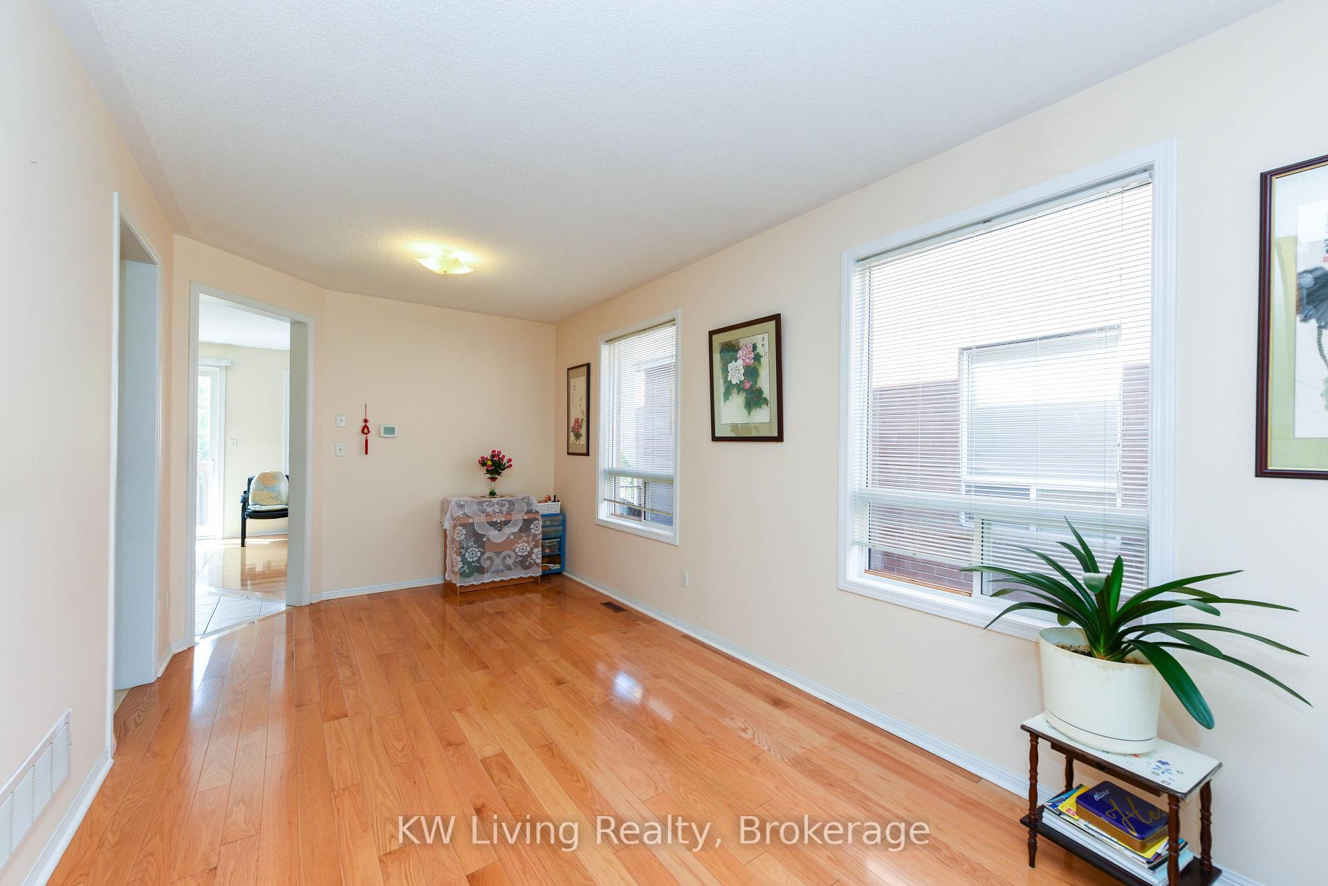 Photo 4 of 1387 Weir Chase, Mississauga, East Credit — HOMEH