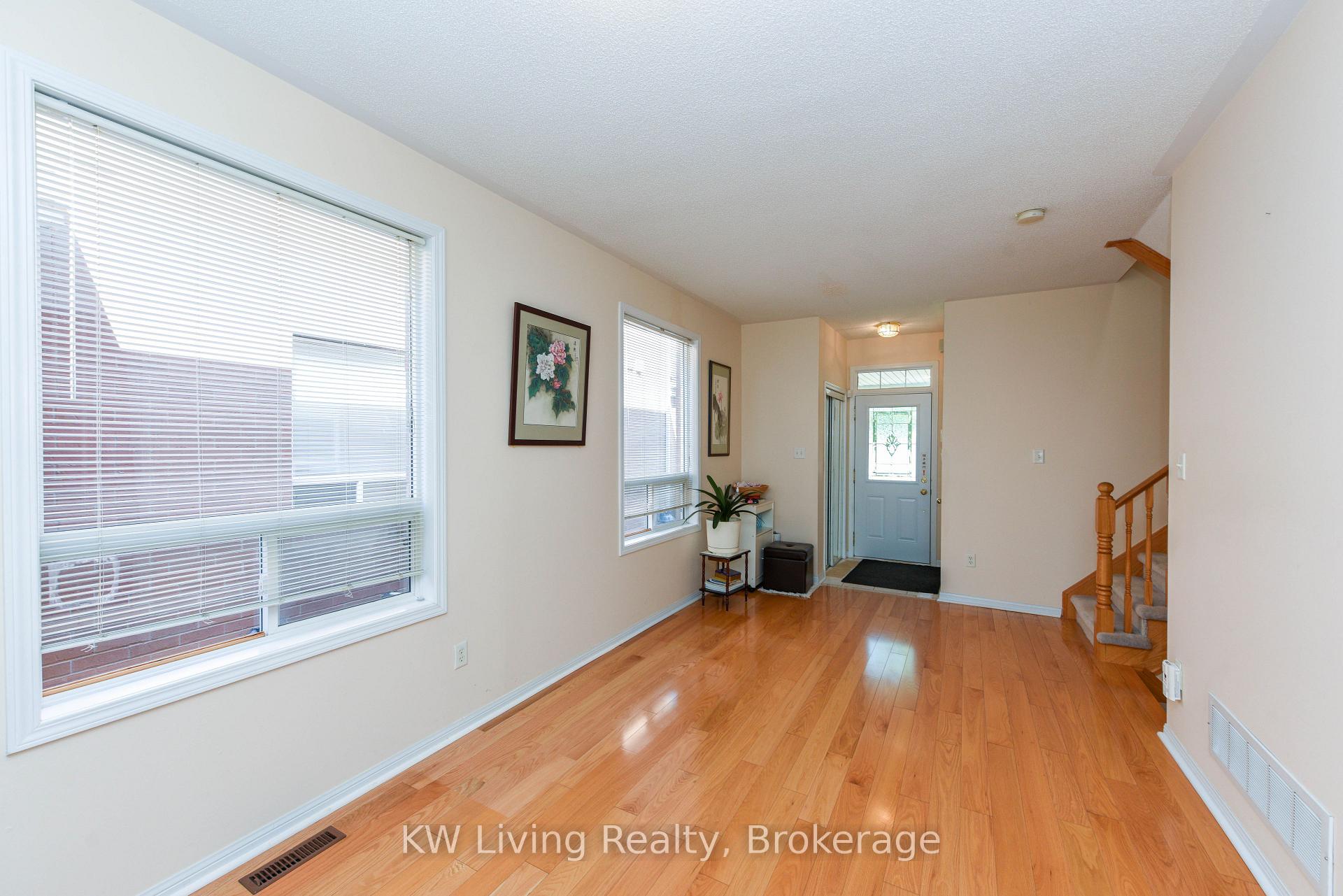 Photo 3 of 1387 Weir Chase, Mississauga, East Credit — HOMEH