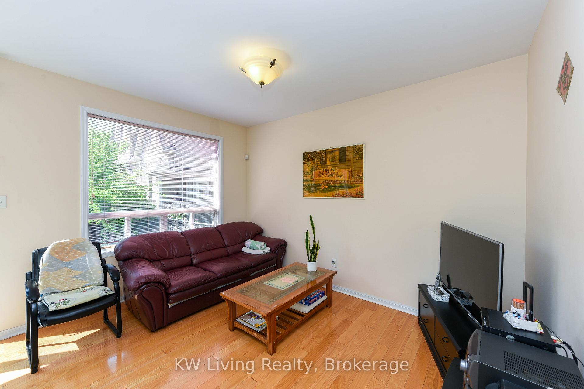 Photo 8 of 1387 Weir Chase, Mississauga, East Credit — HOMEH