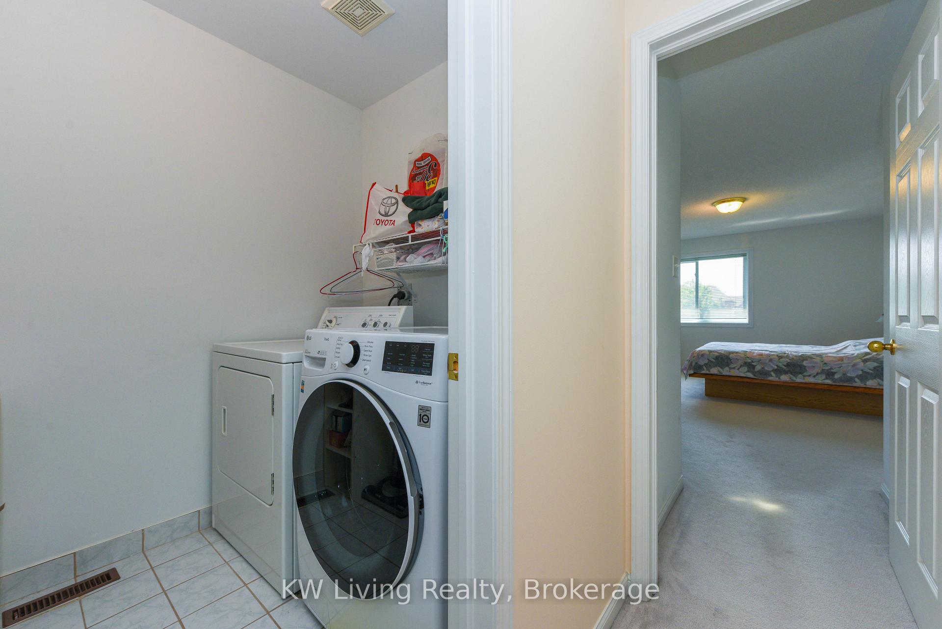 Photo 15 of 1387 Weir Chase, Mississauga, East Credit — HOMEH