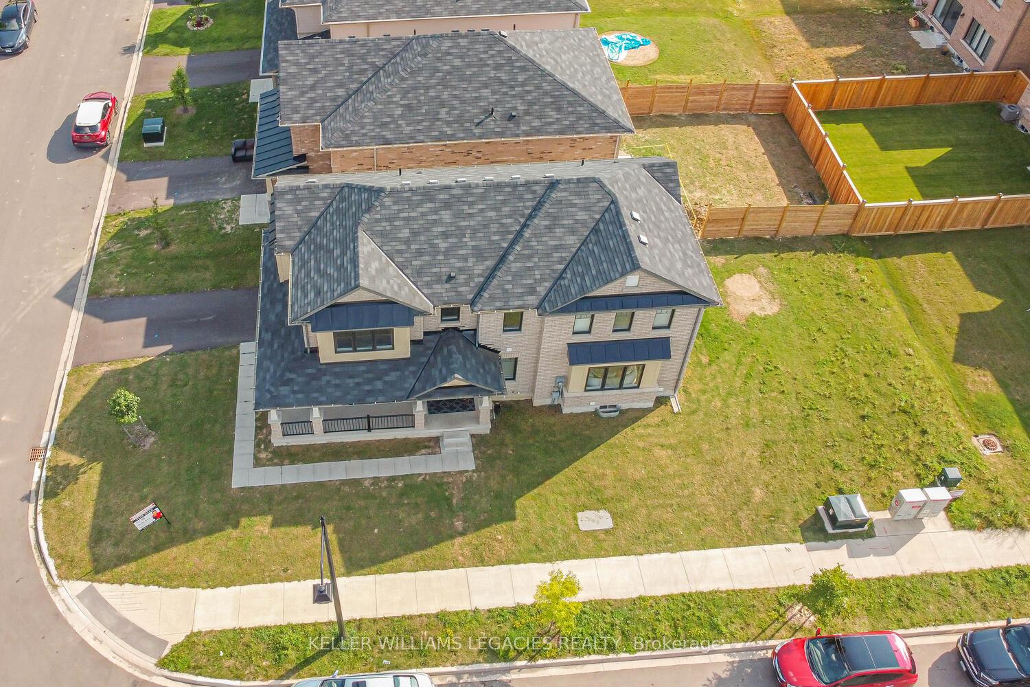 Photo 10 of 4 July Avenue, Hamilton, Stoney Creek Mountain — HOMEH