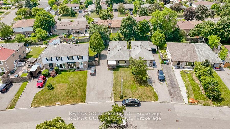 Photo 2 of 10 Edenridge Drive, Brampton, Southgate — HOMEH