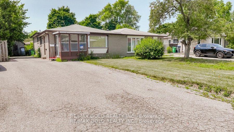 Photo 11 of 10 Edenridge Drive, Brampton, Southgate — HOMEH