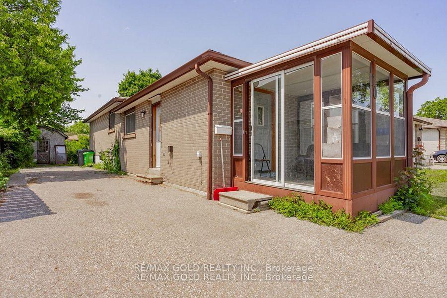 Photo 4 of 10 Edenridge Drive, Brampton, Southgate — HOMEH