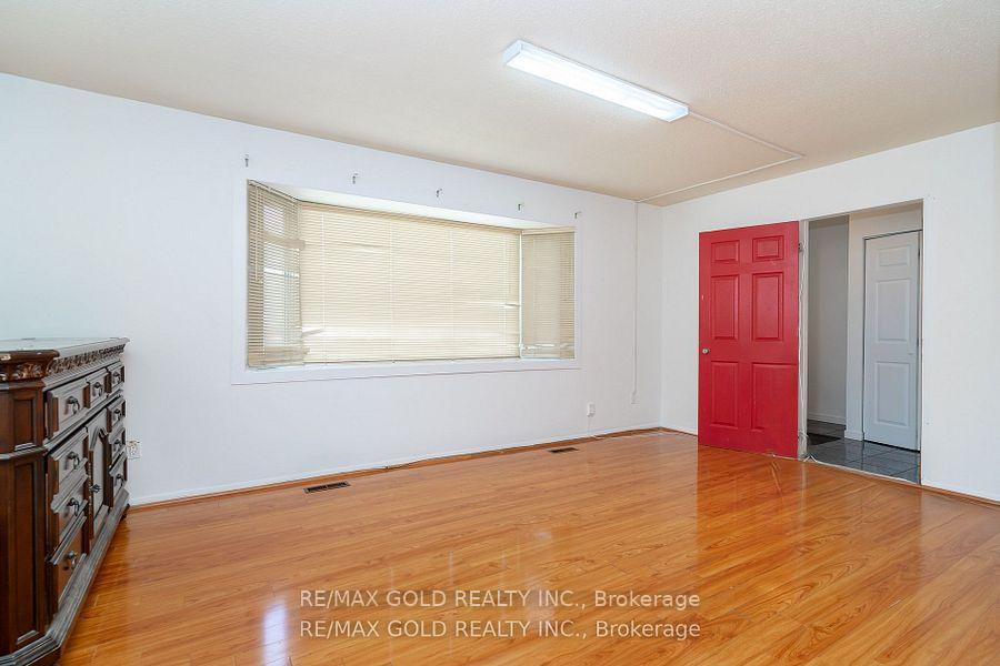 Photo 5 of 10 Edenridge Drive, Brampton, Southgate — HOMEH