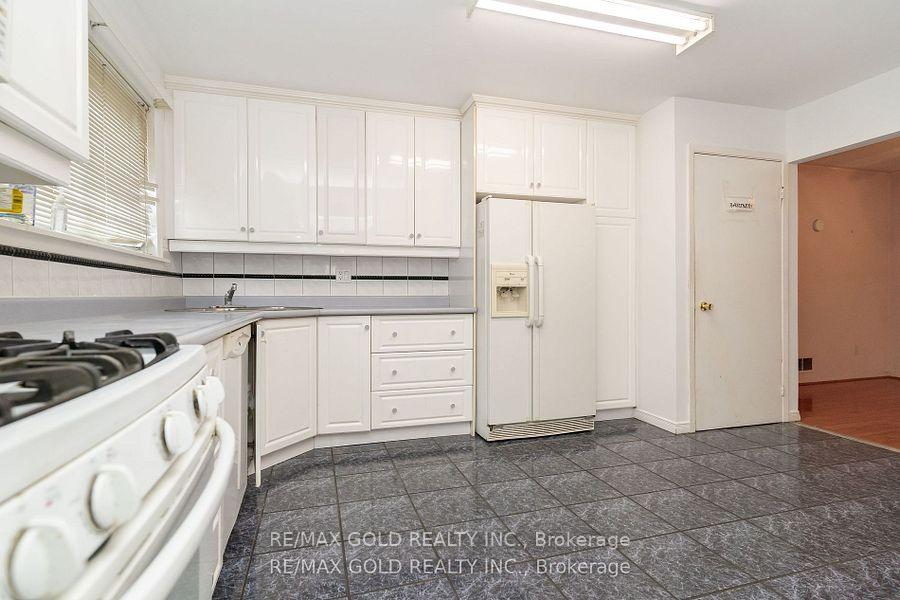 Photo 14 of 10 Edenridge Drive, Brampton, Southgate — HOMEH