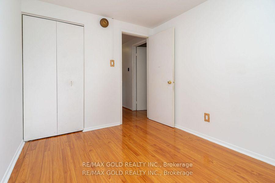 Photo 21 of 10 Edenridge Drive, Brampton, Southgate — HOMEH