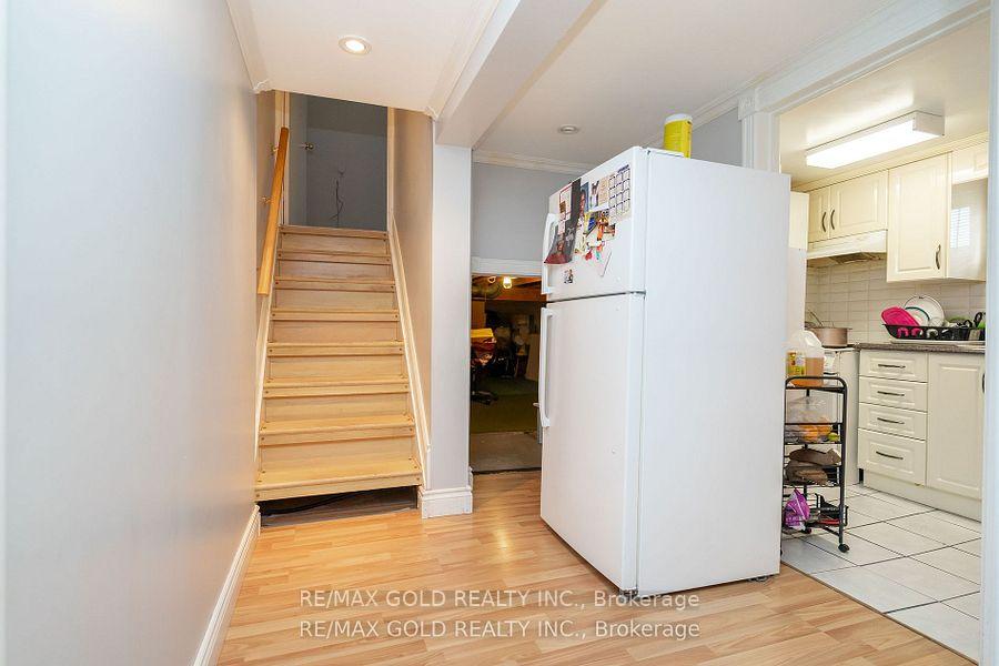 Photo 20 of 10 Edenridge Drive, Brampton, Southgate — HOMEH
