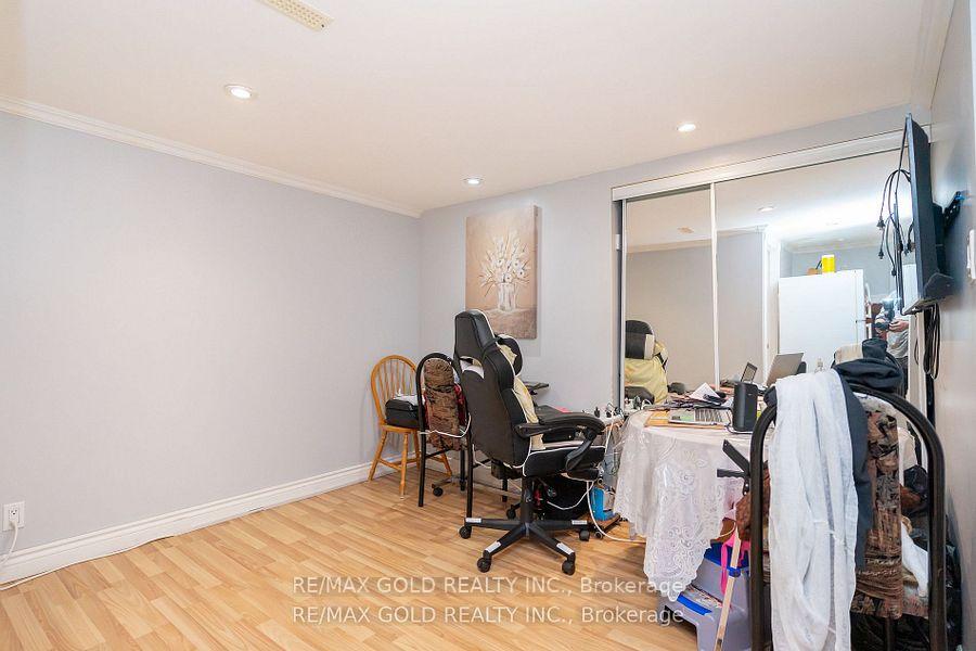 Photo 22 of 10 Edenridge Drive, Brampton, Southgate — HOMEH