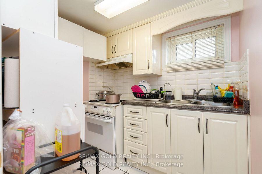 Photo 23 of 10 Edenridge Drive, Brampton, Southgate — HOMEH