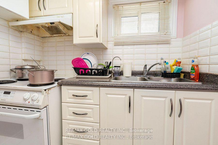 Photo 29 of 10 Edenridge Drive, Brampton, Southgate — HOMEH