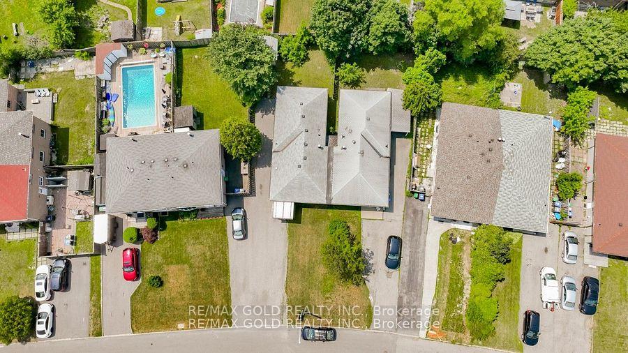 Photo 36 of 10 Edenridge Drive, Brampton, Southgate — HOMEH