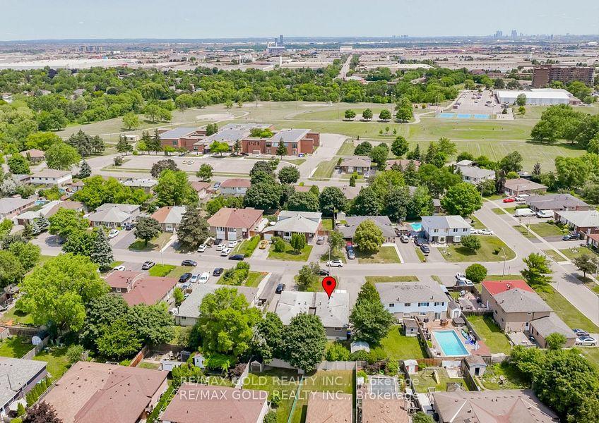 Photo 41 of 10 Edenridge Drive, Brampton, Southgate — HOMEH