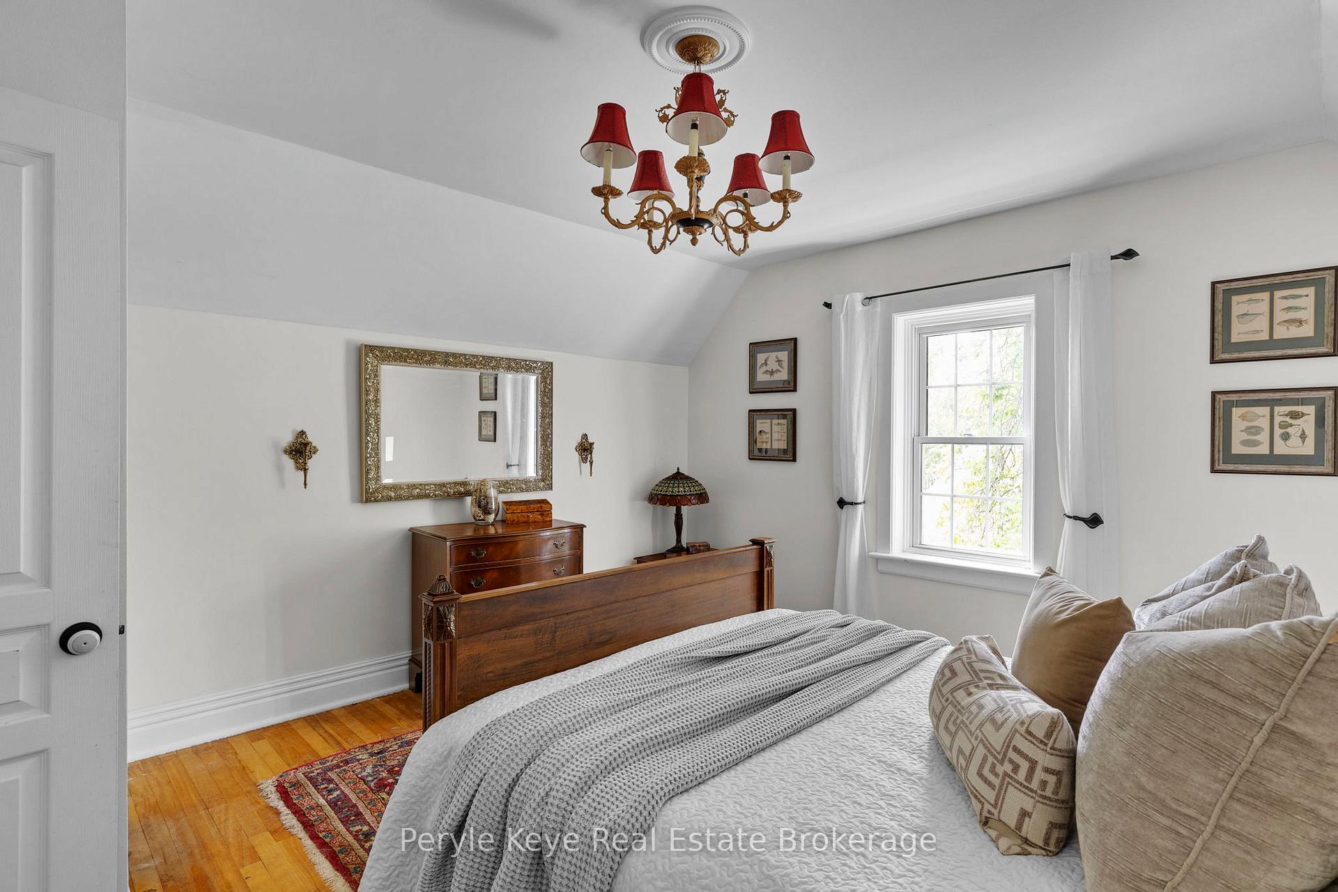 Photo 38 of 9 King Street, Bracebridge, Macaulay — HOMEH