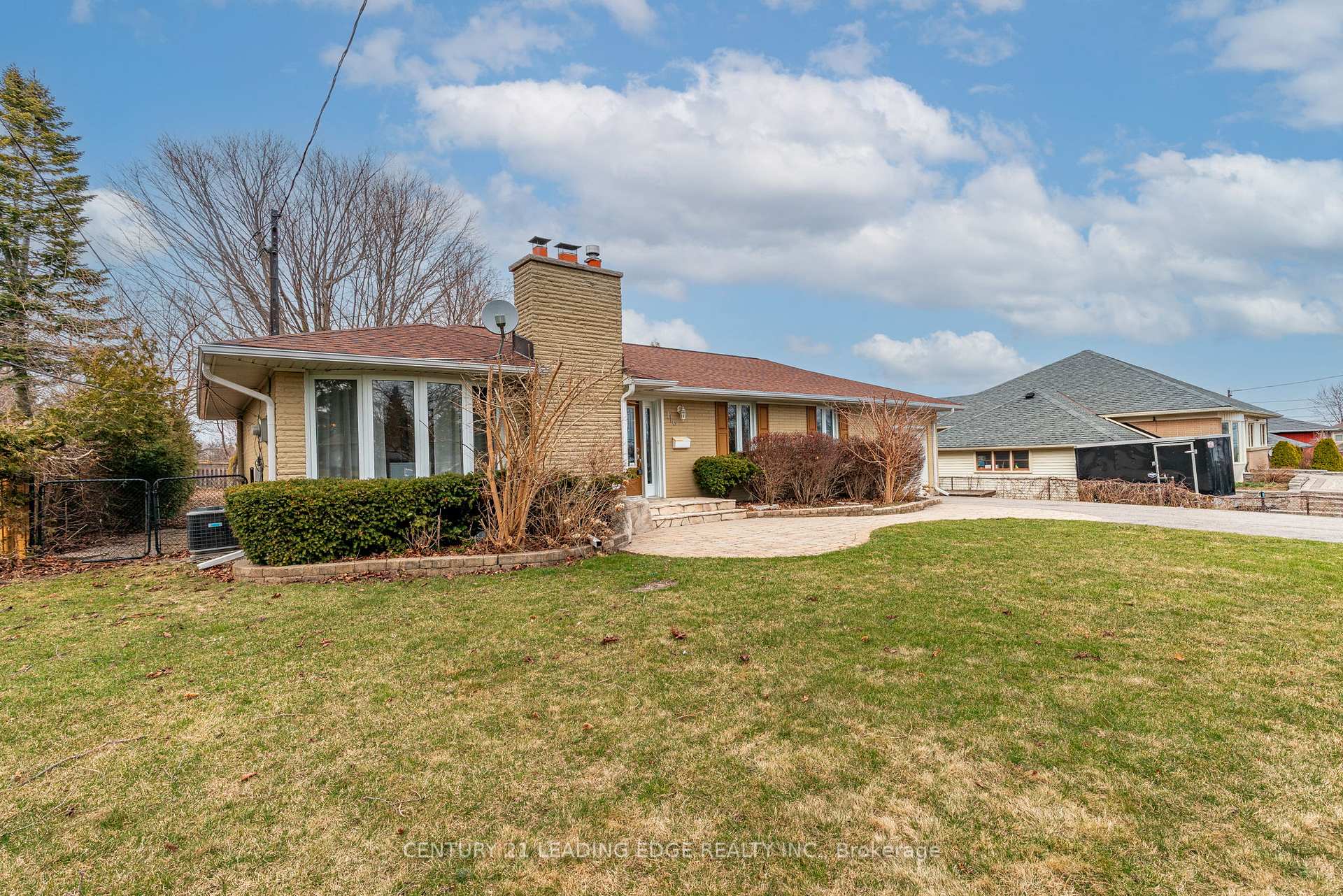 Photo 3 of 116 Broadview Avenue, Whitby, Blue Grass Meadows — HOMEH