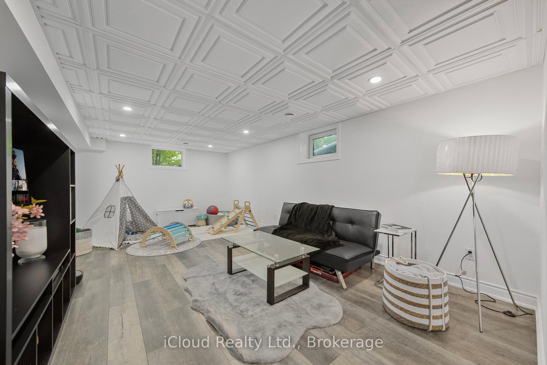 Photo 21 of 49 Westview Crescent, Caledon, Palgrave — HOMEH