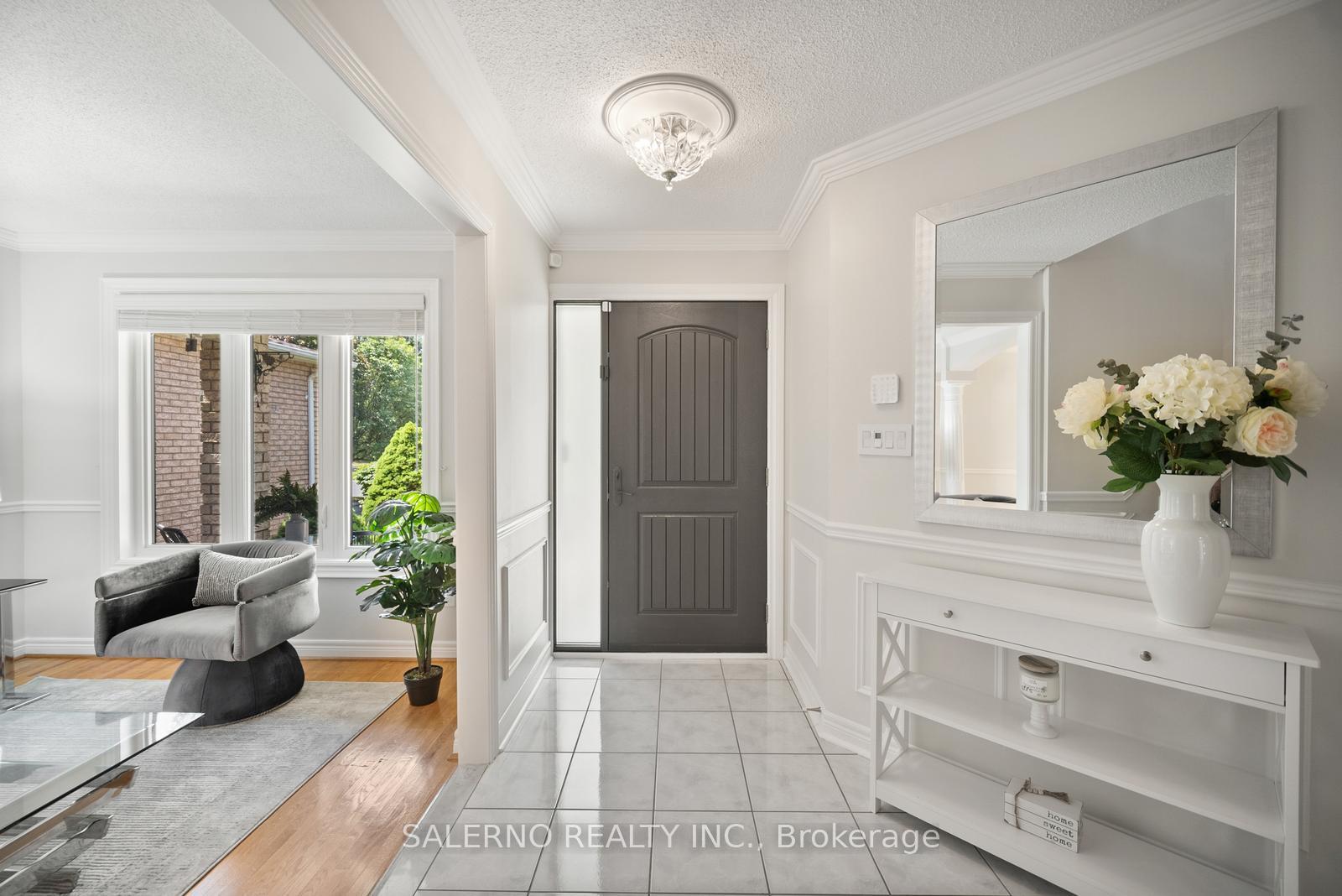 Photo 4 of 49 Campania Court, Vaughan, Elder Mills — HOMEH