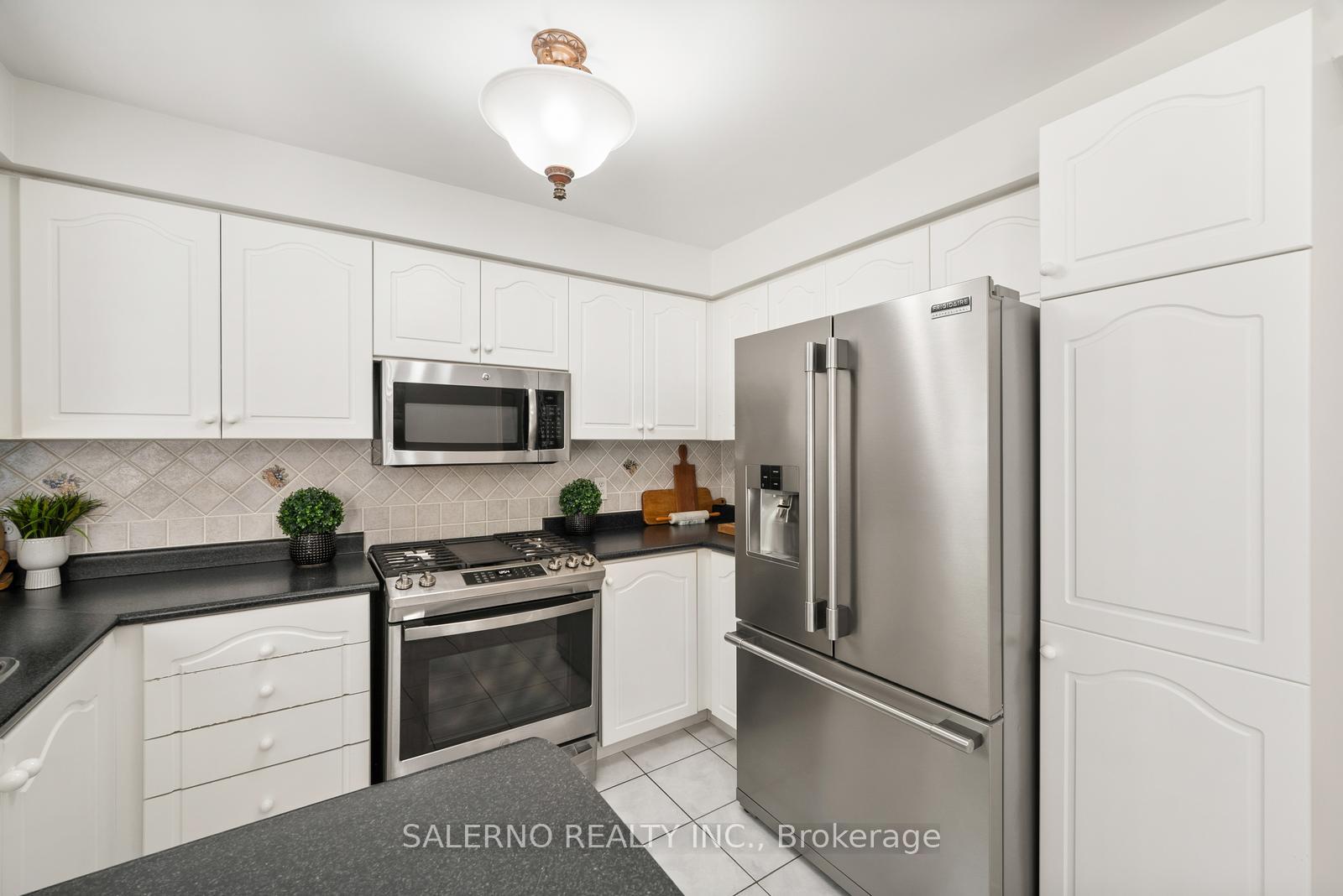 Photo 15 of 49 Campania Court, Vaughan, Elder Mills — HOMEH