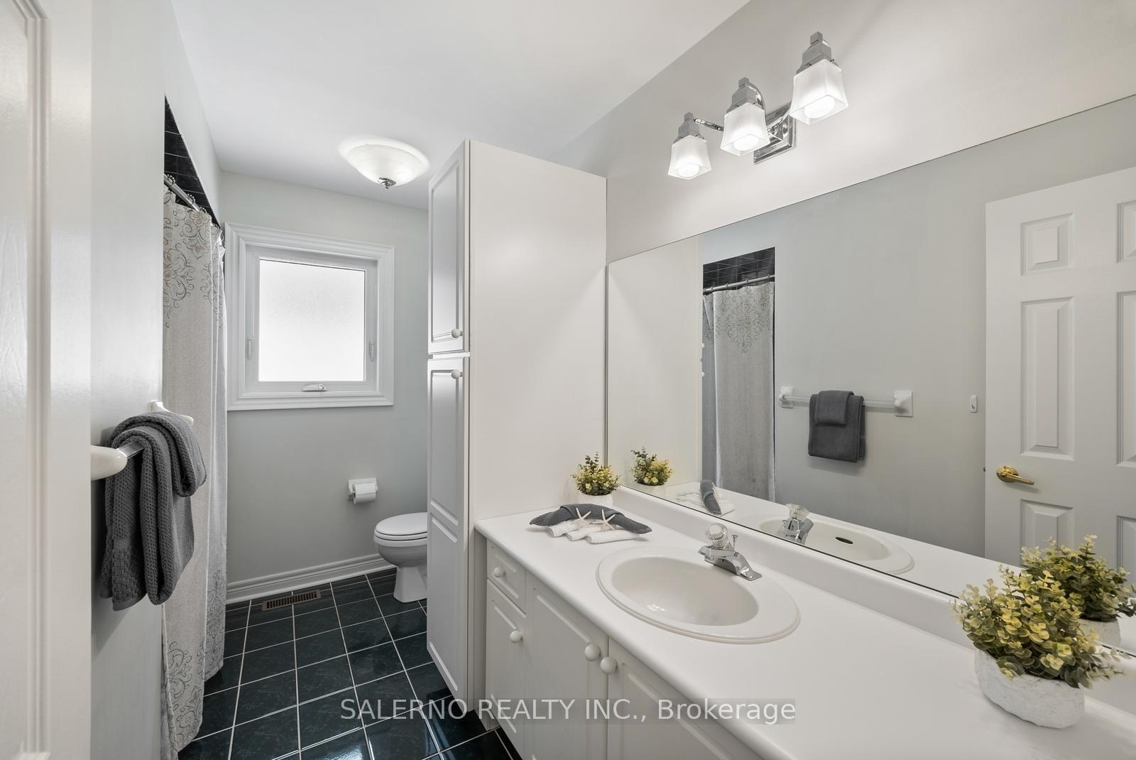 Photo 28 of 49 Campania Court, Vaughan, Elder Mills — HOMEH
