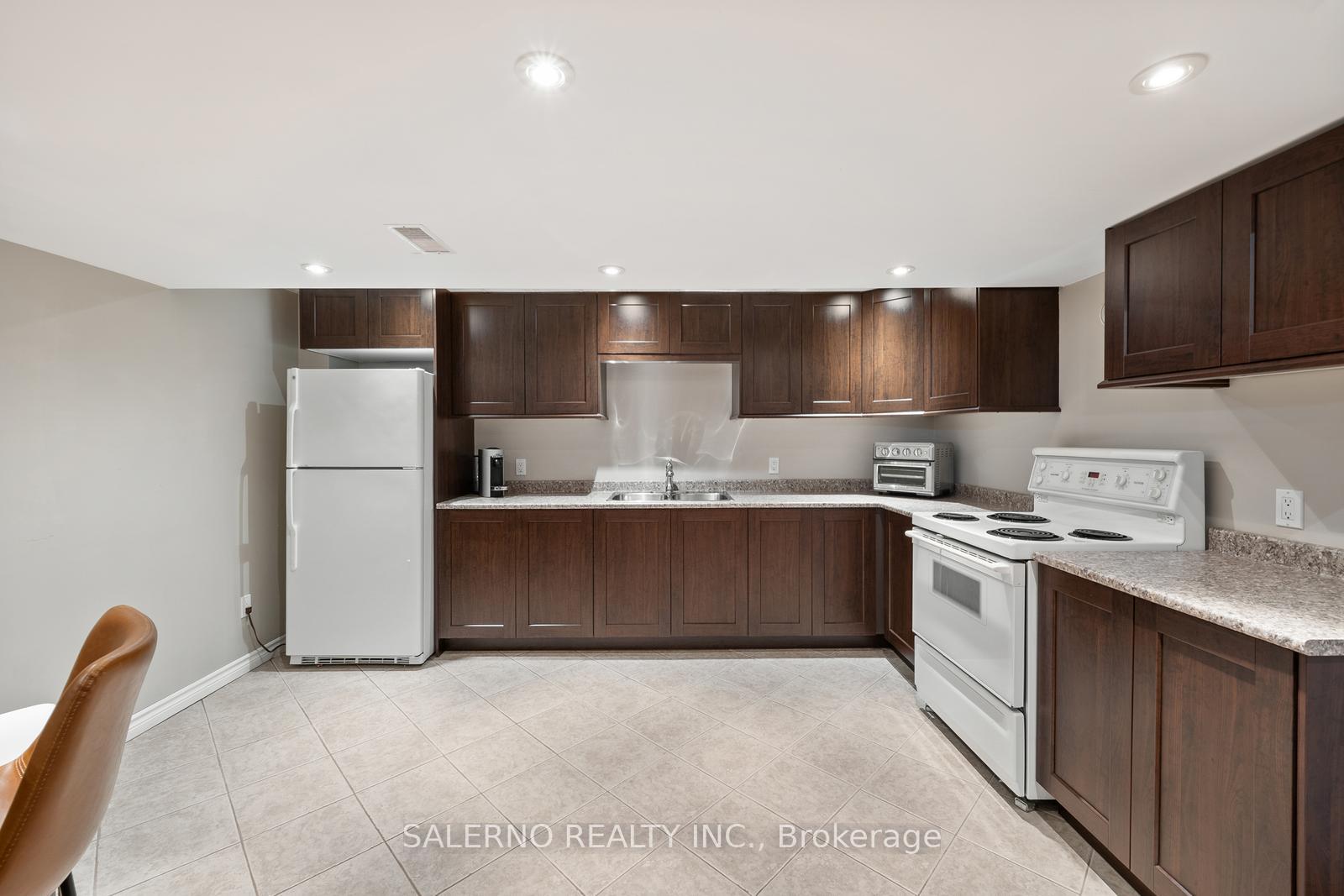 Photo 39 of 49 Campania Court, Vaughan, Elder Mills — HOMEH