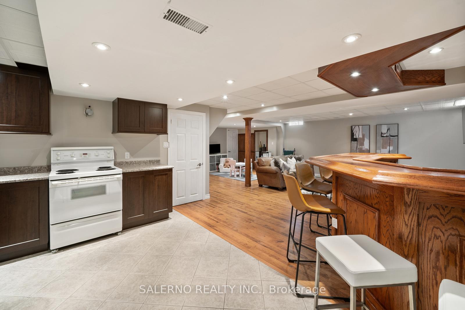 Photo 37 of 49 Campania Court, Vaughan, Elder Mills — HOMEH