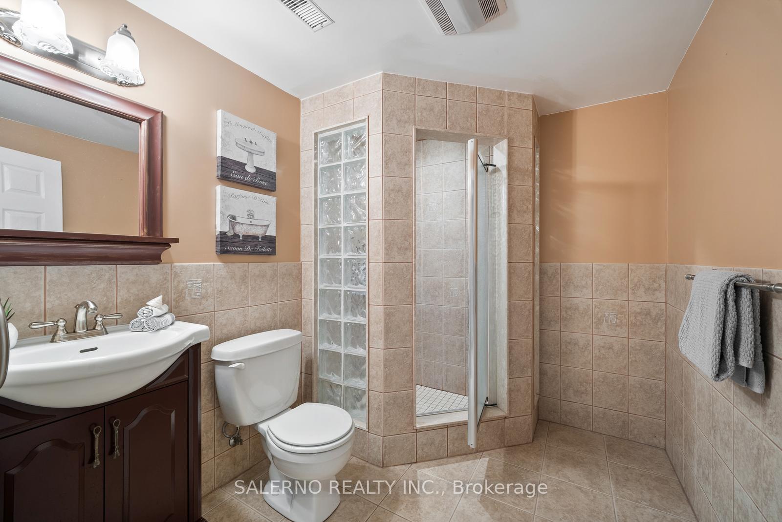 Photo 42 of 49 Campania Court, Vaughan, Elder Mills — HOMEH
