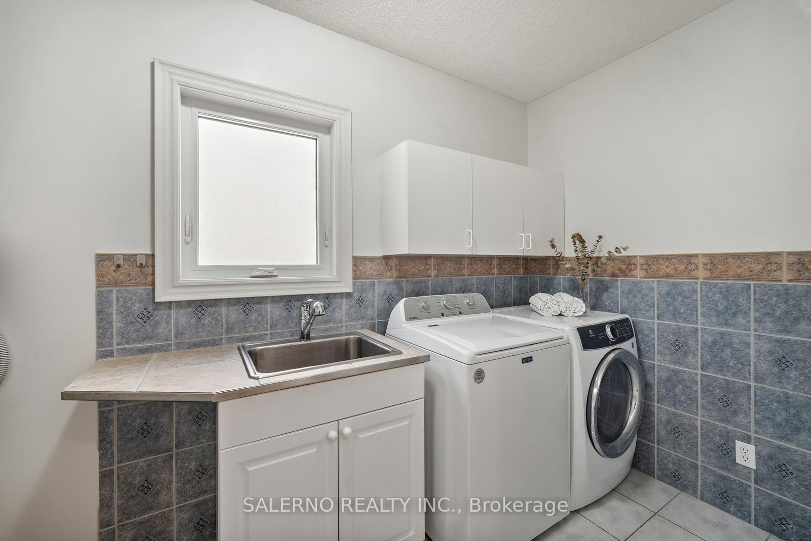 Photo 35 of 49 Campania Court, Vaughan, Elder Mills — HOMEH