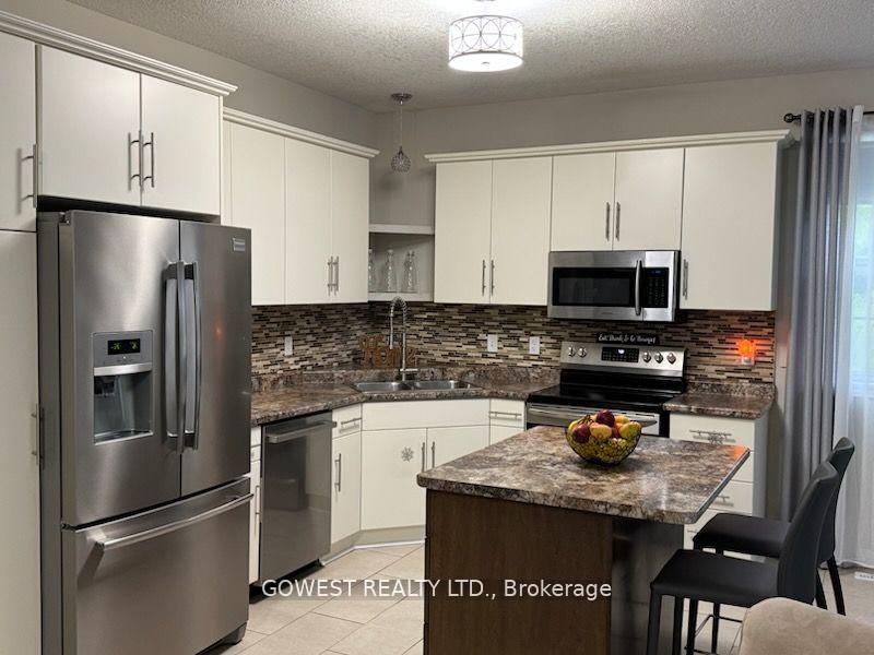 Photo 7 of 5 55TH Street S, Wasaga Beach — HOMEH