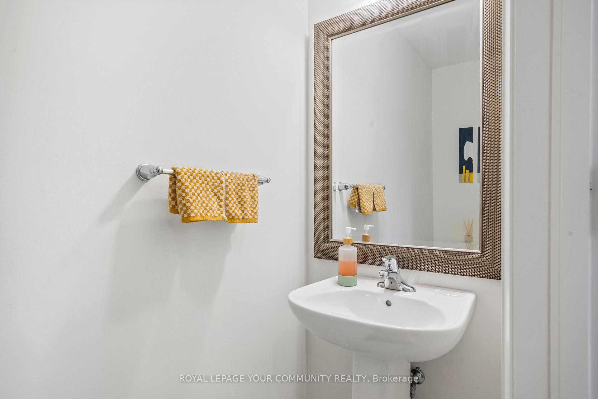 Photo 5 of 82 Navitas Crescent, Markham, Victoria Square — HOMEH