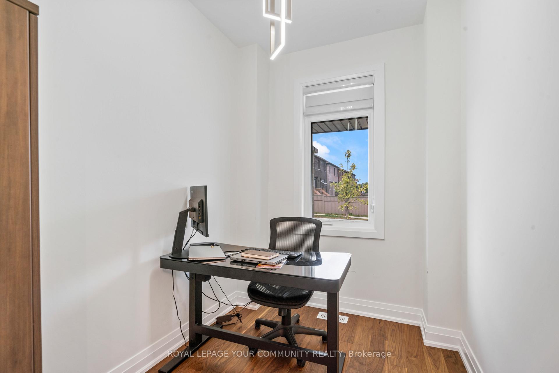 Photo 7 of 82 Navitas Crescent, Markham, Victoria Square — HOMEH