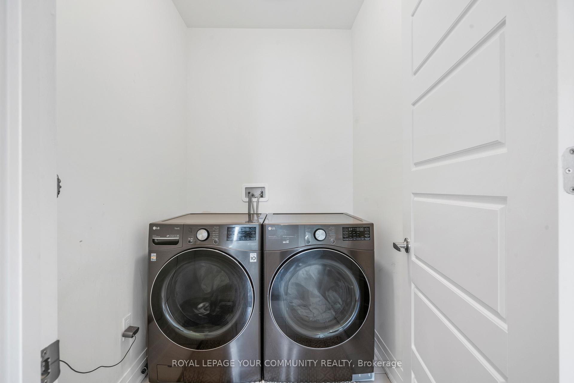 Photo 18 of 82 Navitas Crescent, Markham, Victoria Square — HOMEH