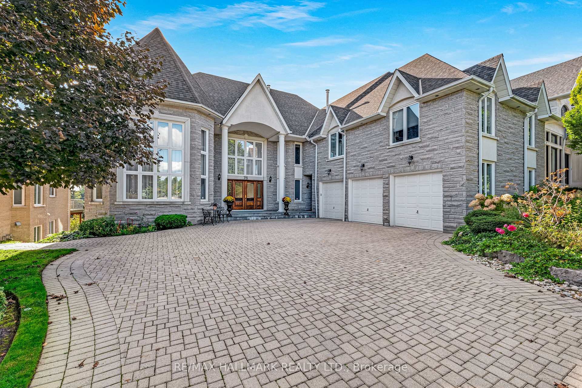 Photo 10 of 76 Deerchase Circle, Vaughan, Islington Woods — HOMEH