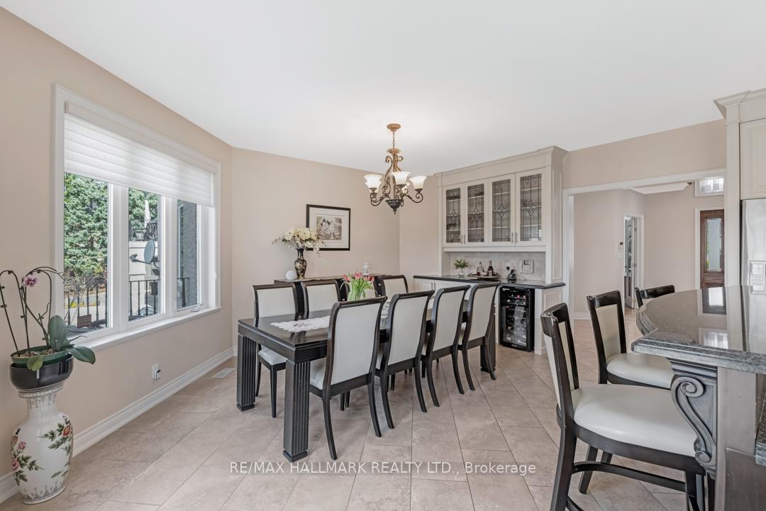 Photo 4 of 76 Deerchase Circle, Vaughan, Islington Woods — HOMEH