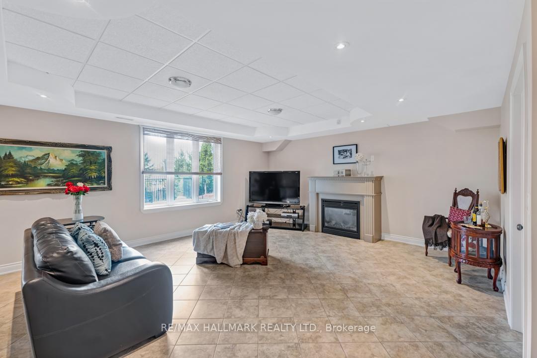 Photo 48 of 76 Deerchase Circle, Vaughan, Islington Woods — HOMEH