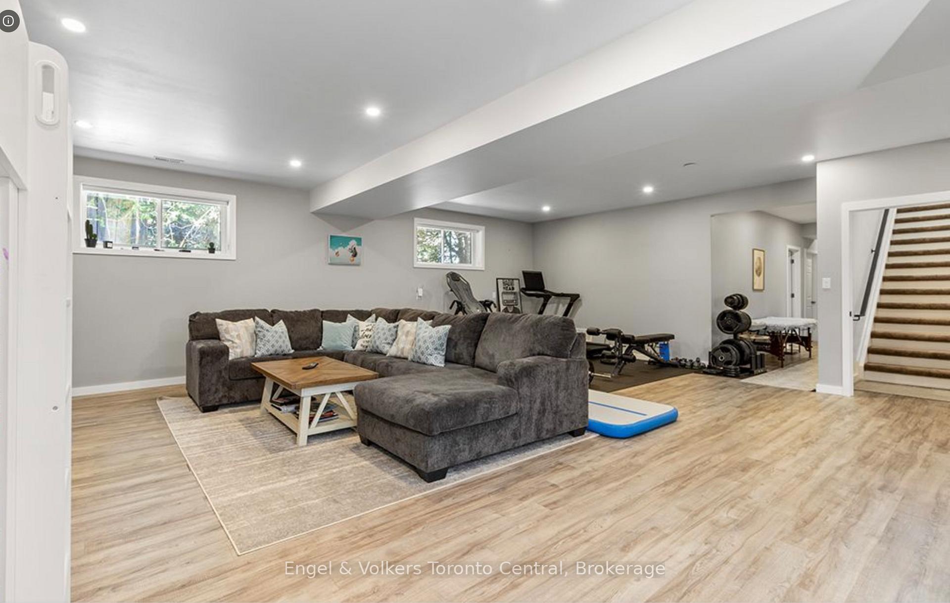 Photo 11 of 131 Arthur Street E, Blue Mountains — HOMEH