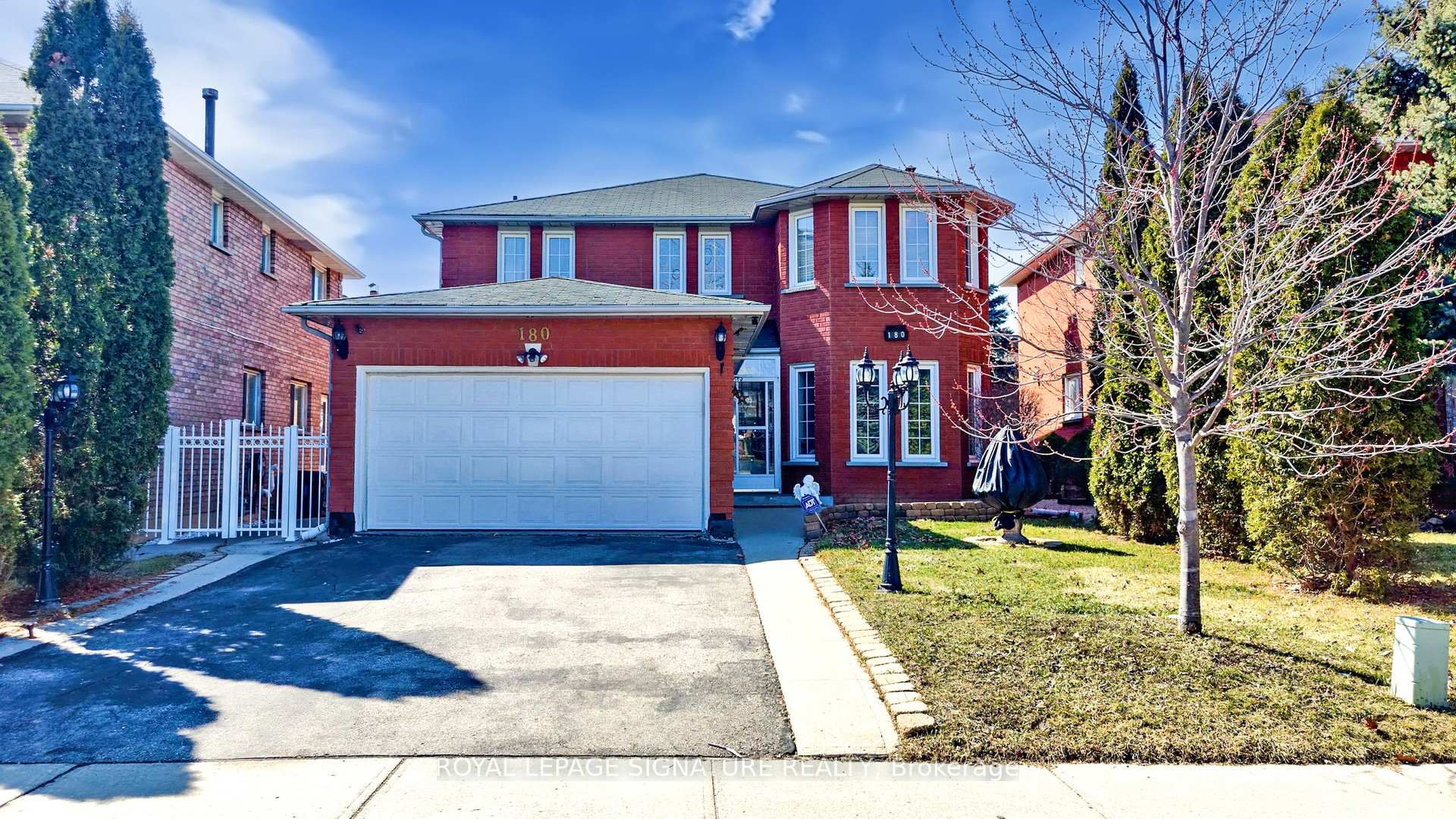 Photo 11 of 180 Kingknoll Drive, Brampton, Fletcher's Creek South — HOMEH