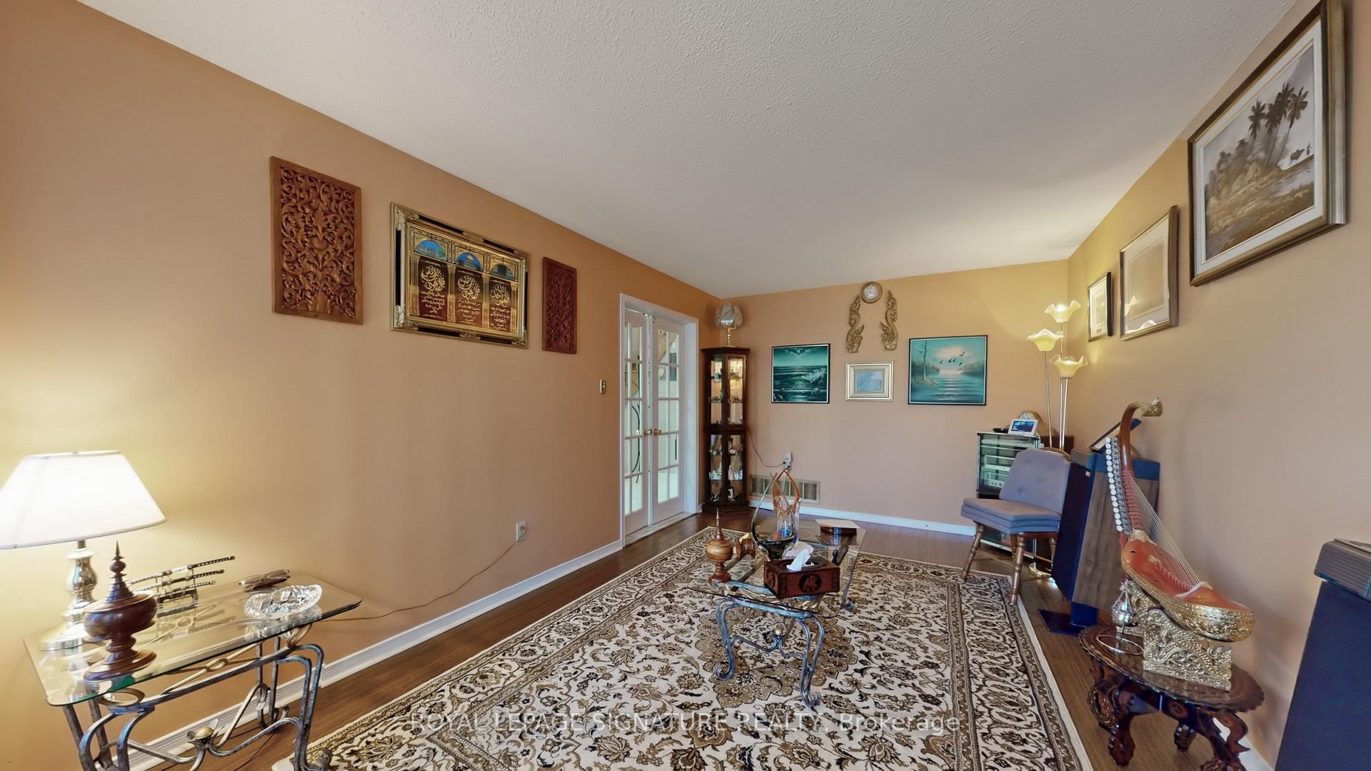 Photo 4 of 180 Kingknoll Drive, Brampton, Fletcher's Creek South — HOMEH