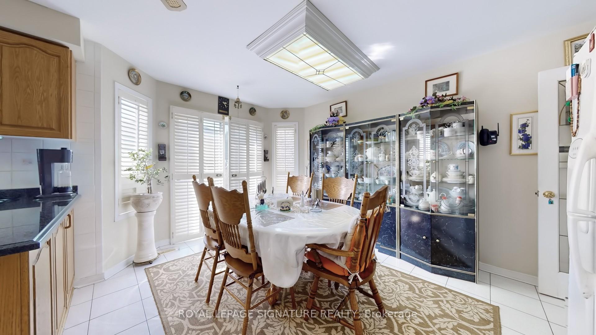 Photo 8 of 180 Kingknoll Drive, Brampton, Fletcher's Creek South — HOMEH