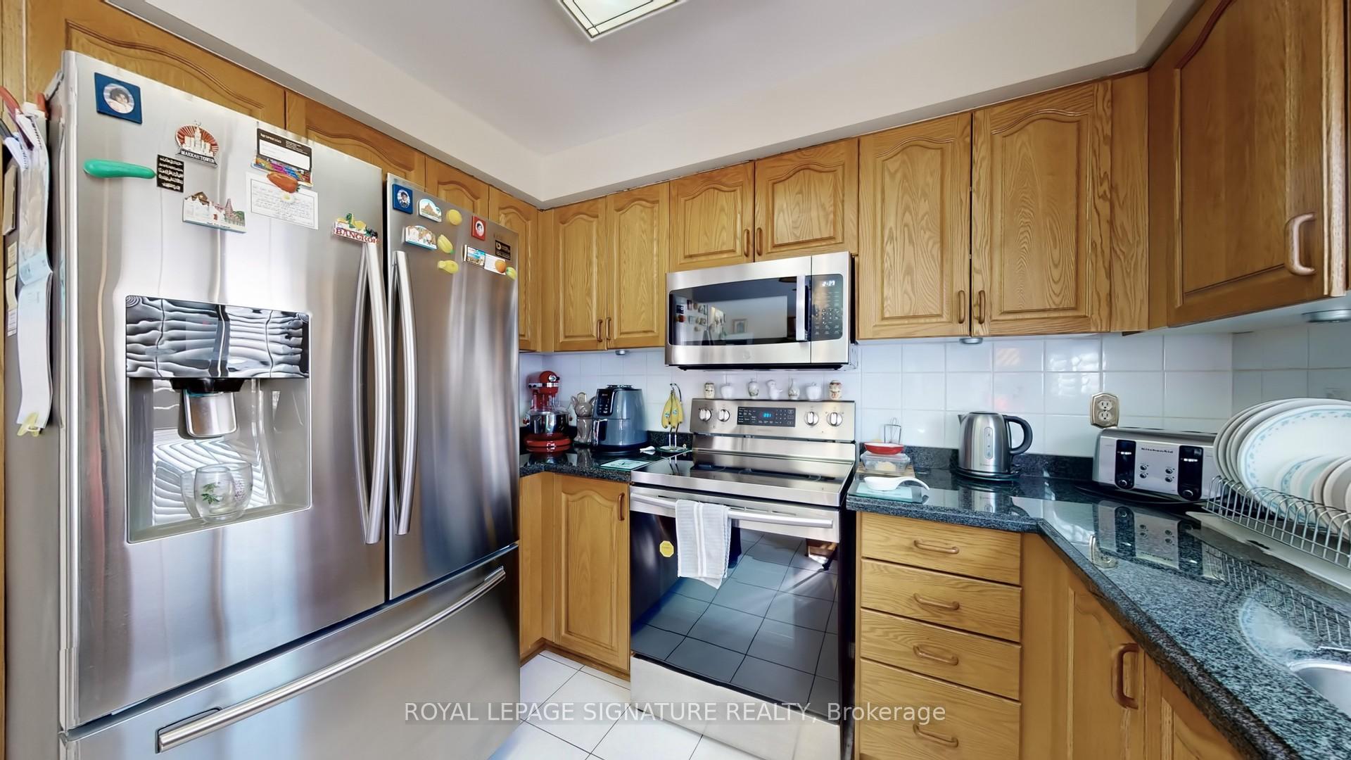 Photo 42 of 180 Kingknoll Drive, Brampton, Fletcher's Creek South — HOMEH