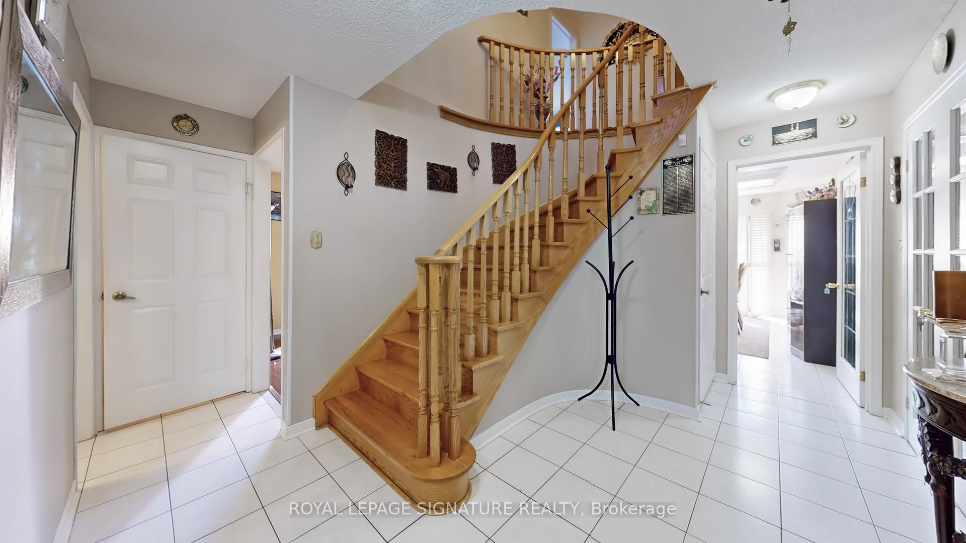 Photo 18 of 180 Kingknoll Drive, Brampton, Fletcher's Creek South — HOMEH
