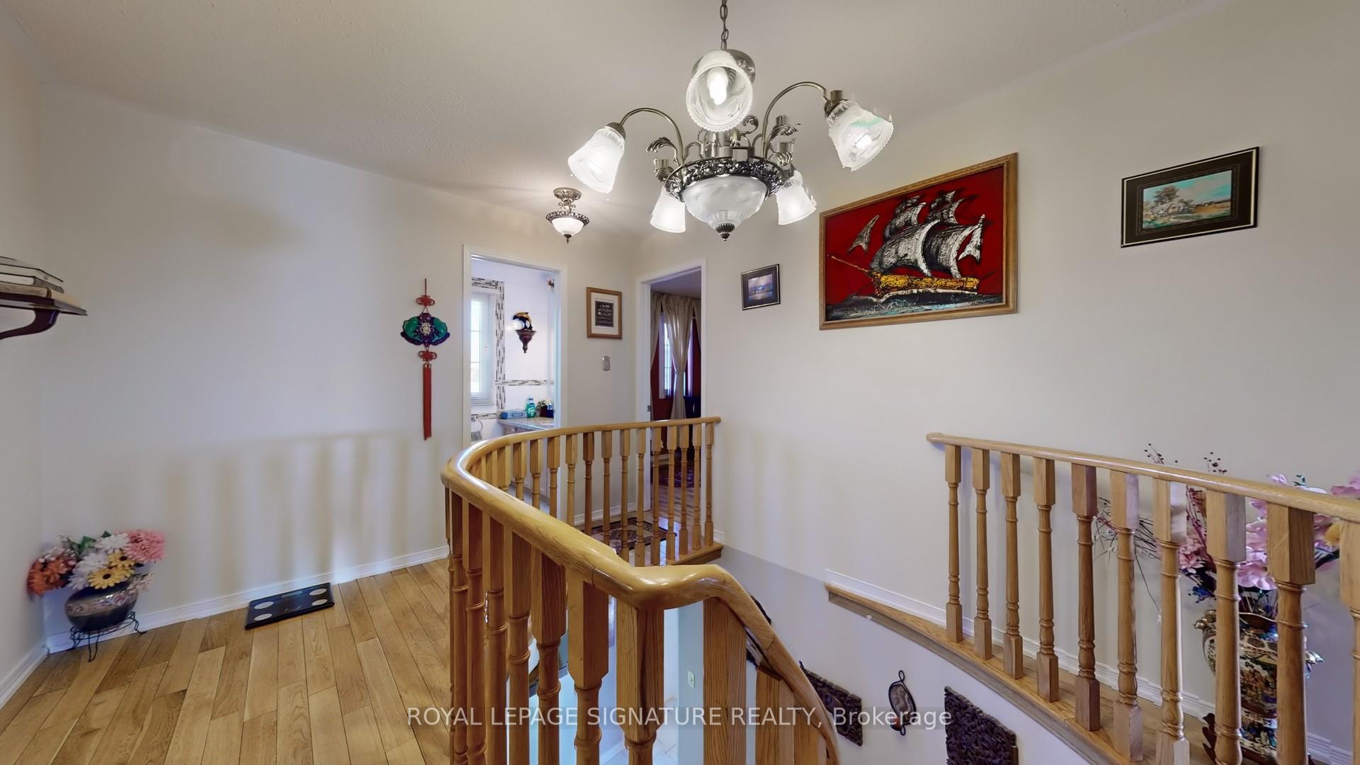 Photo 16 of 180 Kingknoll Drive, Brampton, Fletcher's Creek South — HOMEH