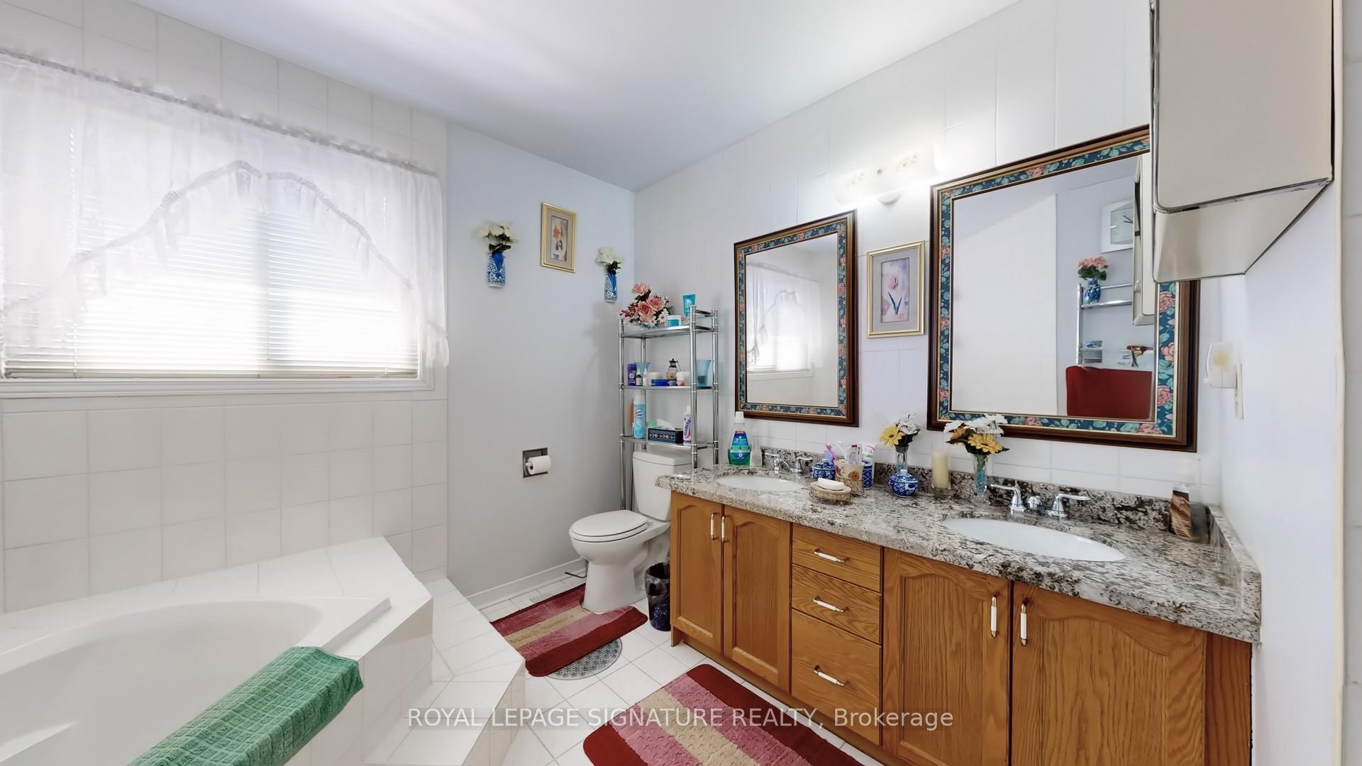 Photo 17 of 180 Kingknoll Drive, Brampton, Fletcher's Creek South — HOMEH