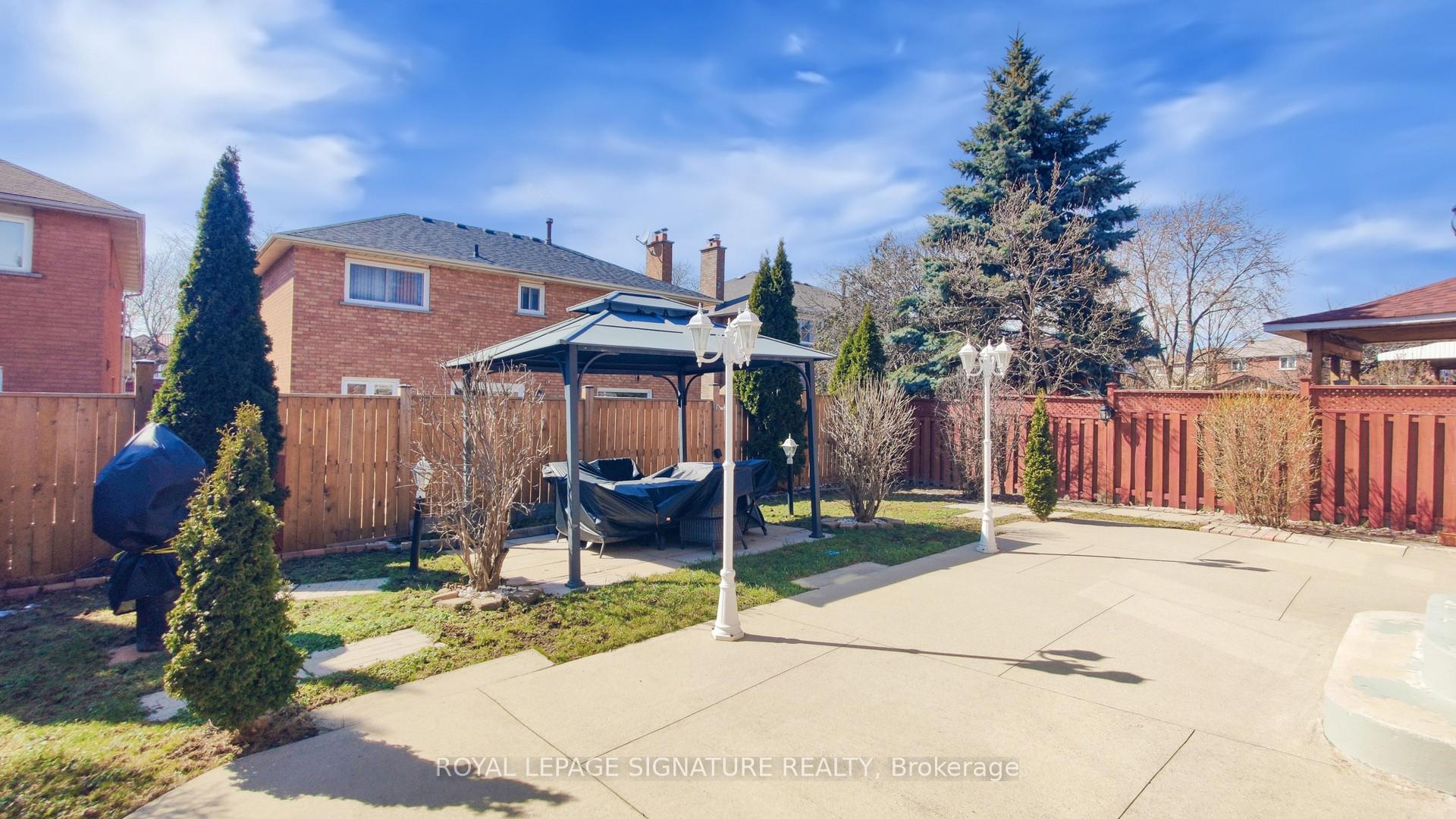 Photo 40 of 180 Kingknoll Drive, Brampton, Fletcher's Creek South — HOMEH