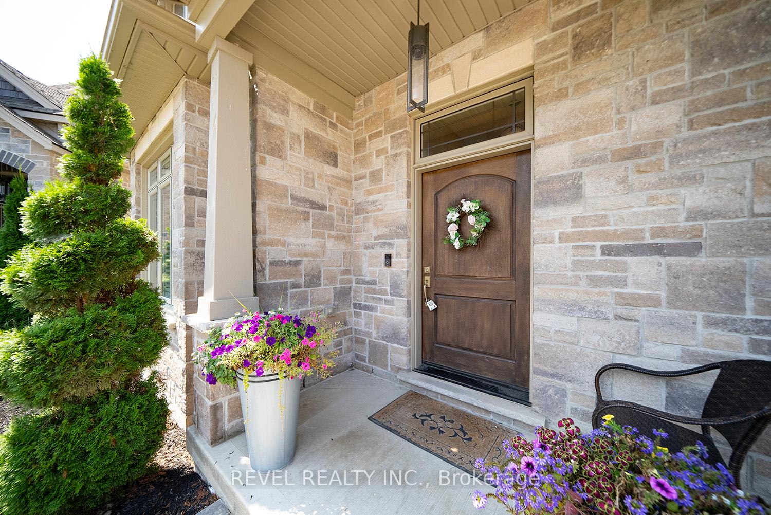 Photo 3 of Unit 2, 158 Willow Street, Brant, Paris — HOMEH
