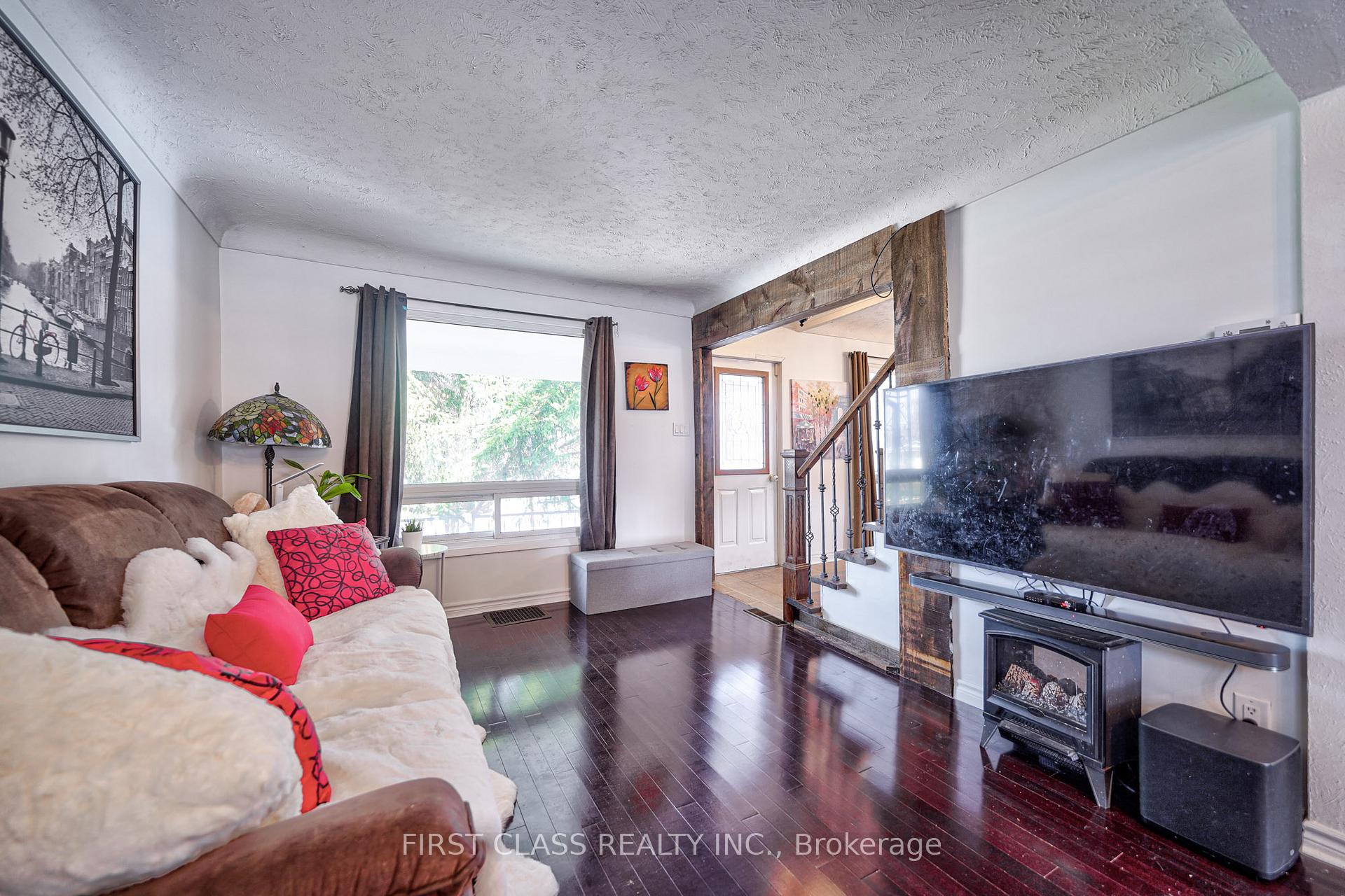 Photo 4 of 260 King Street E, Hamilton, Stoney Creek — HOMEH